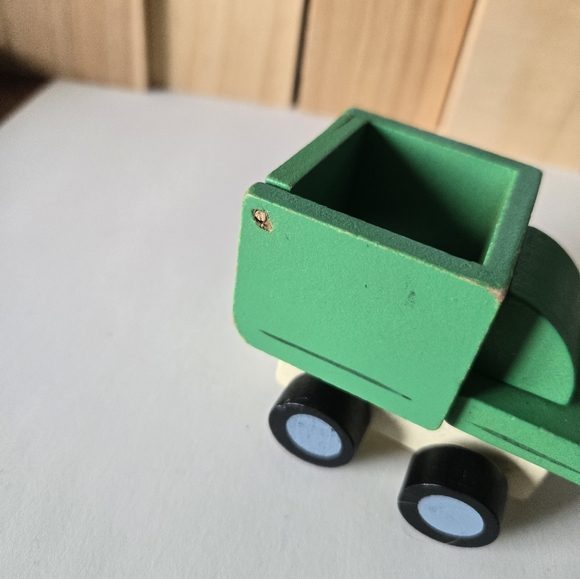 Wooden Devrian Global Industries Recycle Truck Garbage Toy Green Tilts 3in City - Picture 15 of 15